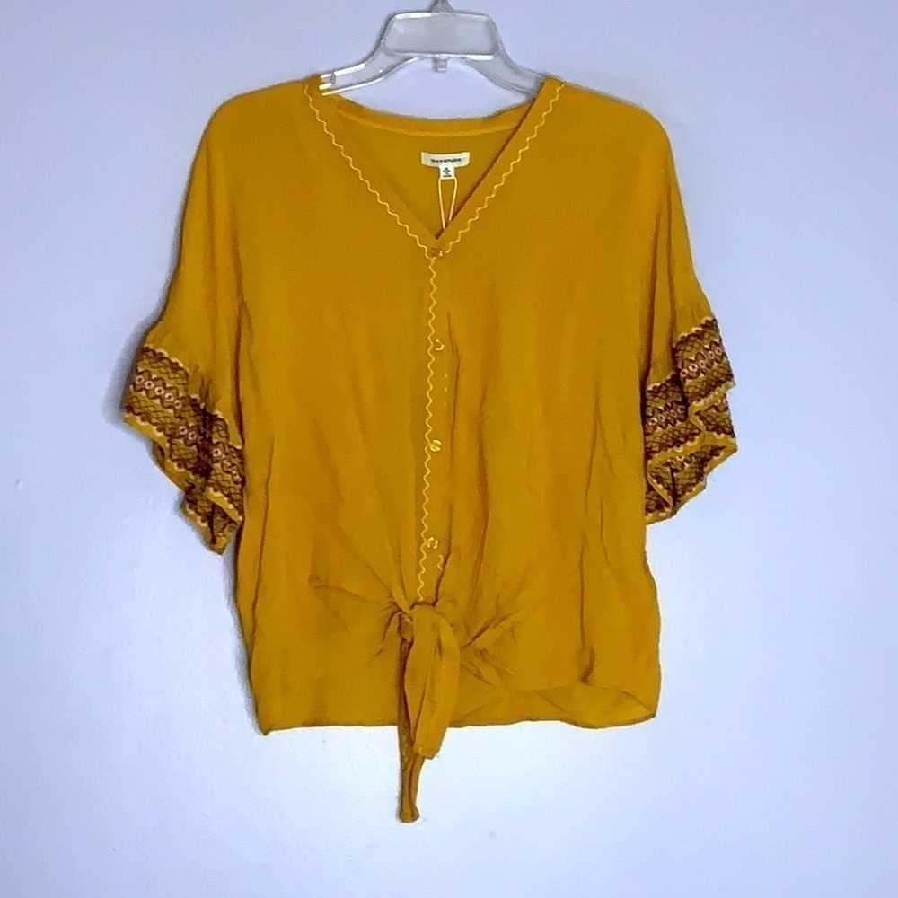 Max Studio Bohemian embroidered Ruffle sleeve front knot shirt new w/tag small